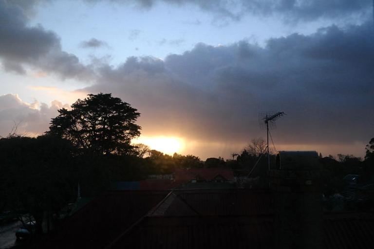 Sonnenuntergang aus dem Hostelzimmer fotografiert