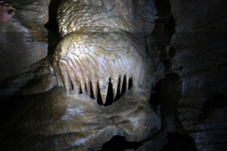 abbey_caves_02