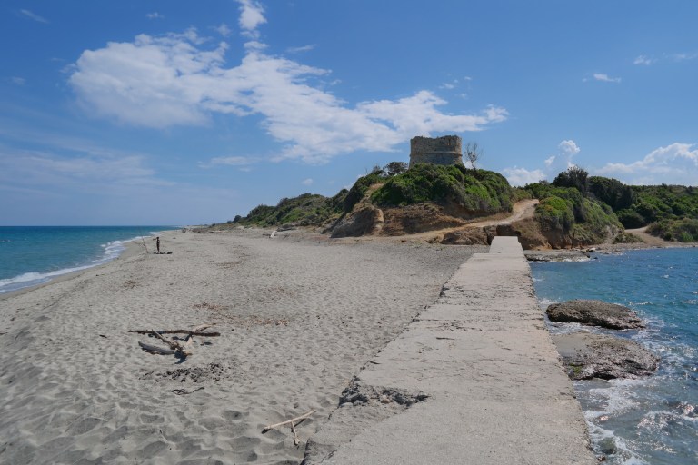 Am Strand von Korsika