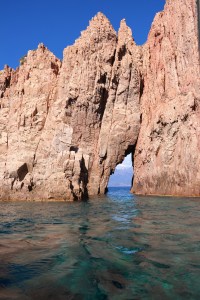 Die roten Felsen von Porto auf Korsika